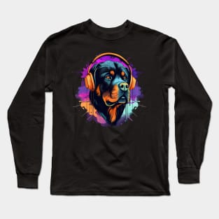 Rottweiler wears headphones - synth wave style Long Sleeve T-Shirt